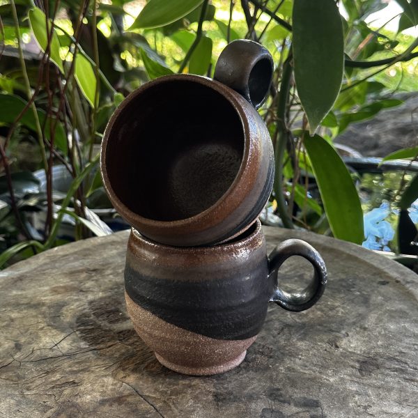 Japa Mug in Matte Black and Toffee - Image 2