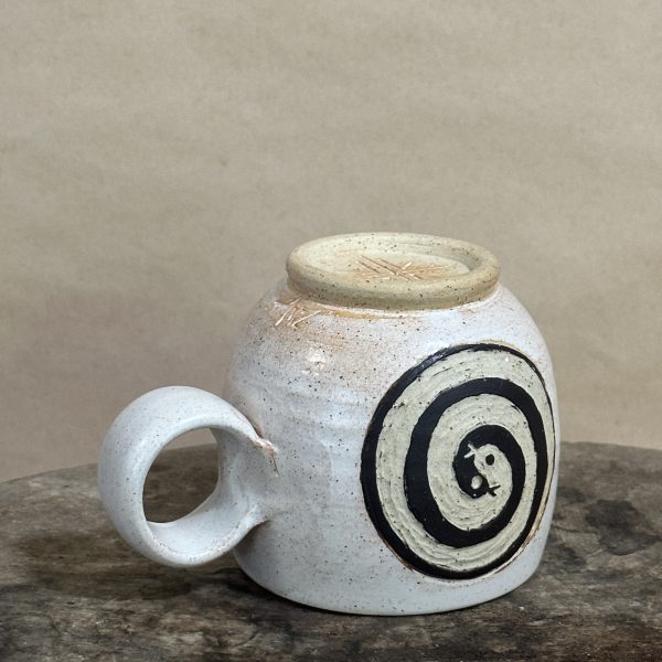 Japa Yin Yang Snake Mug - Image 4